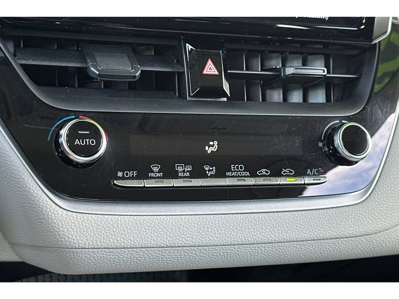 Toyota Corolla Vehicle Full-screen Gallery Image 21