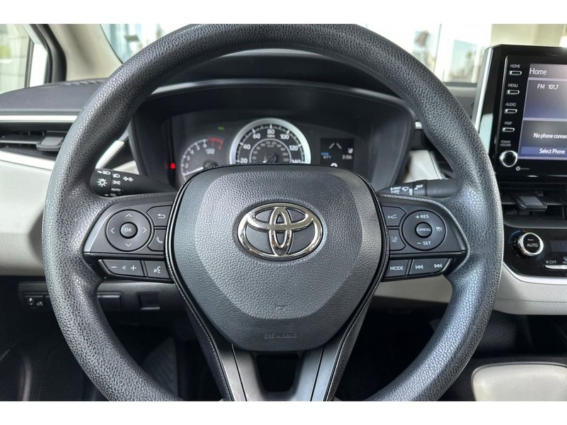 Toyota Corolla Vehicle Full-screen Gallery Image 24