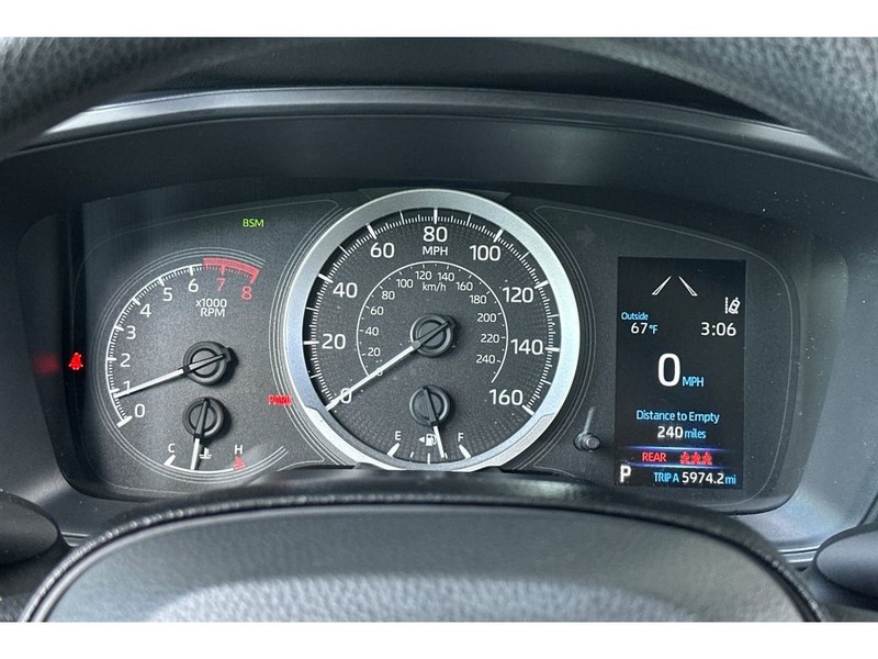 Toyota Corolla Vehicle Full-screen Gallery Image 27