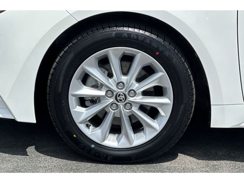 Toyota Corolla Vehicle Full-screen Gallery Image 30