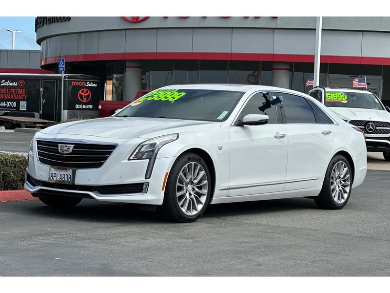 Cadillac CT6 Vehicle Full-screen Gallery Image 08