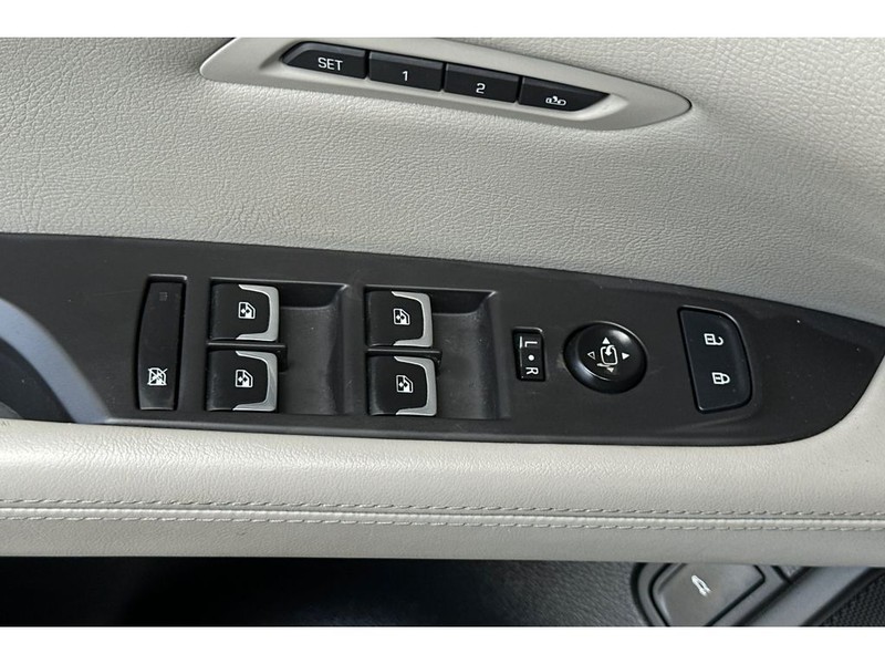 Cadillac CT6 Vehicle Full-screen Gallery Image 12