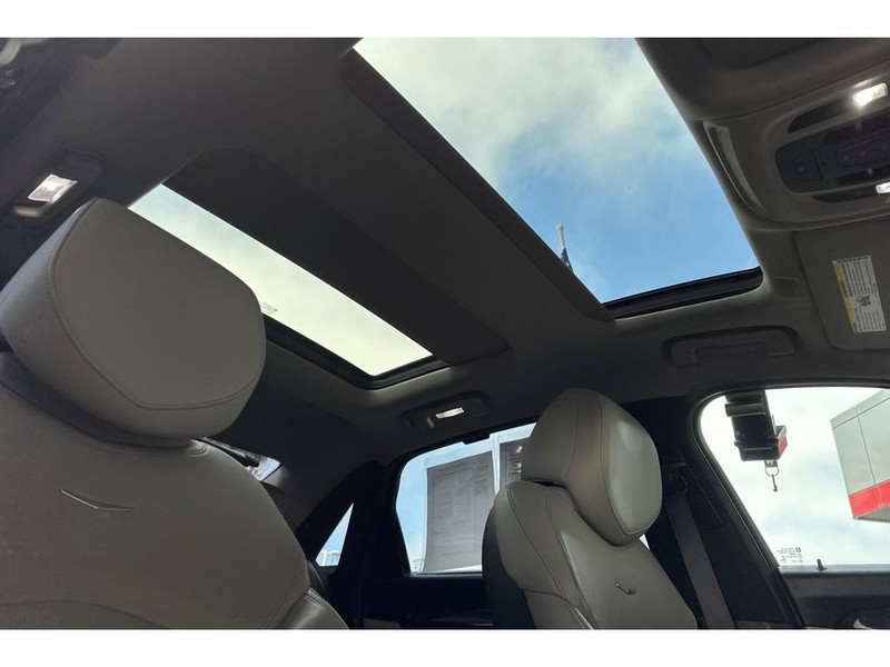 Cadillac CT6 Vehicle Full-screen Gallery Image 18