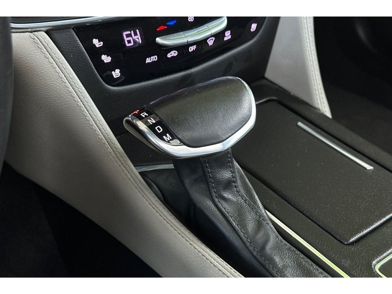 Cadillac CT6 Vehicle Full-screen Gallery Image 25
