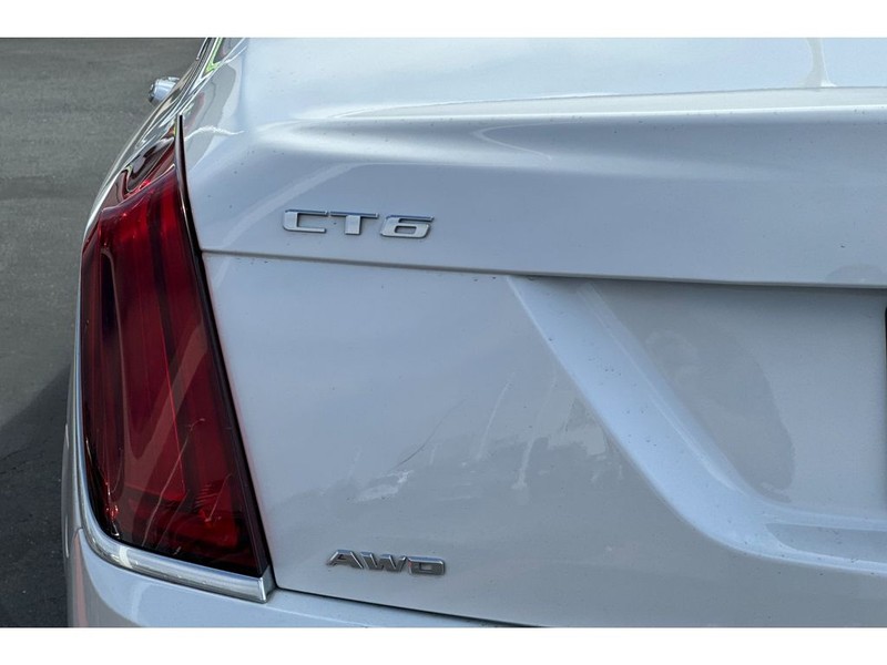 Cadillac CT6 Vehicle Full-screen Gallery Image 34