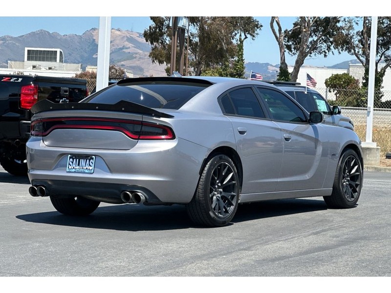 Dodge Charger Vehicle Full-screen Gallery Image 04