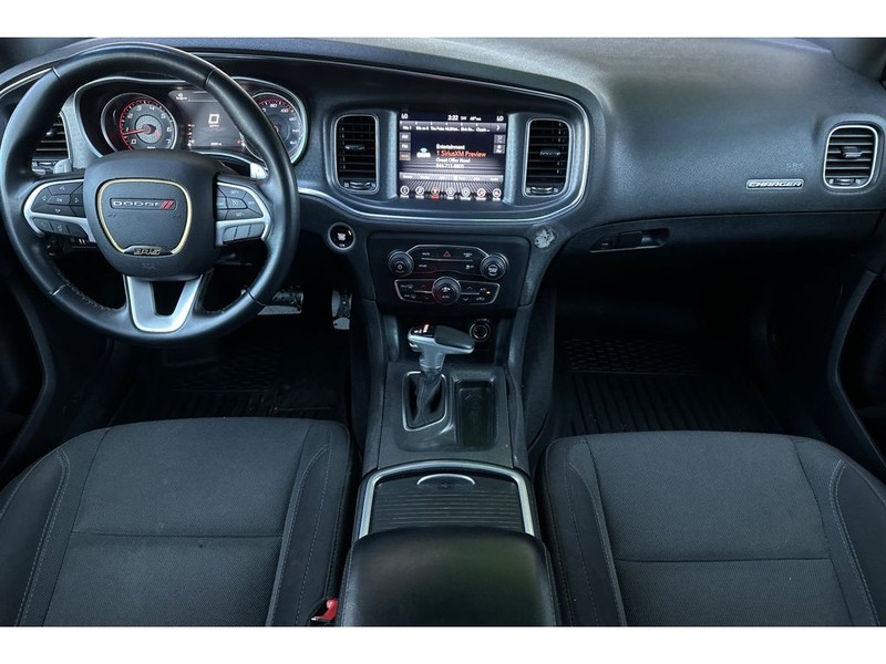 Dodge Charger Vehicle Full-screen Gallery Image 15