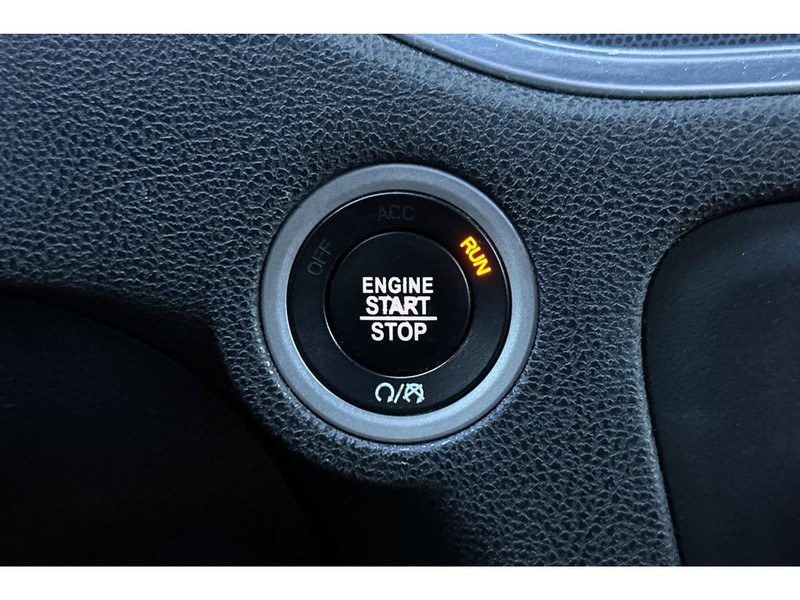 Dodge Charger Vehicle Full-screen Gallery Image 23