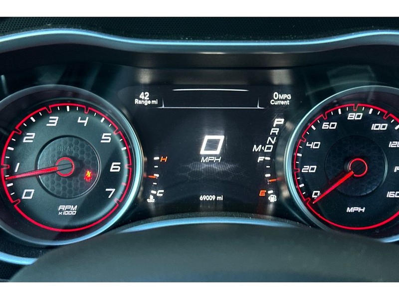 Dodge Charger Vehicle Full-screen Gallery Image 27