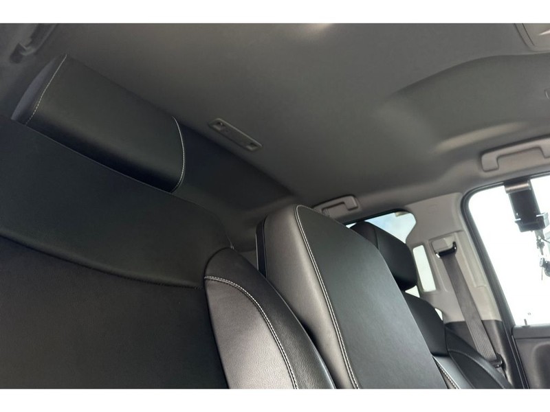 Chevrolet Silverado Vehicle Full-screen Gallery Image 17