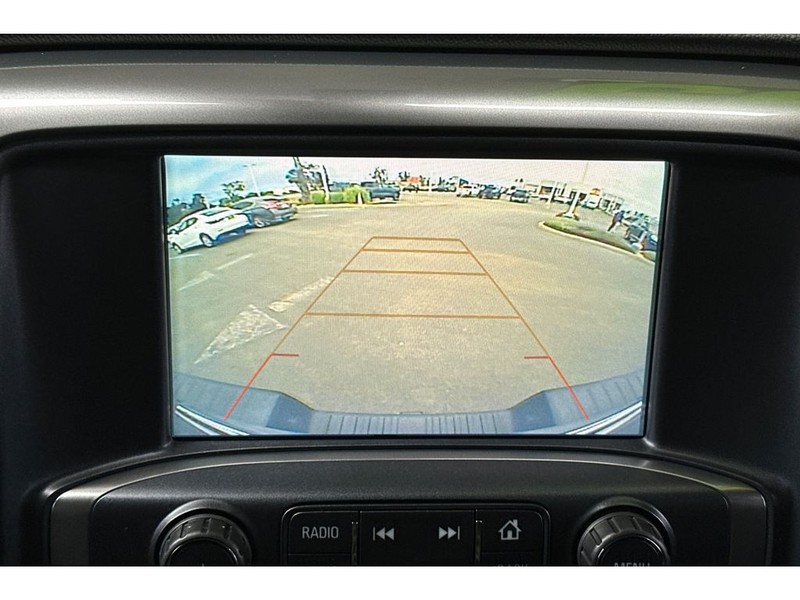 Chevrolet Silverado Vehicle Full-screen Gallery Image 21