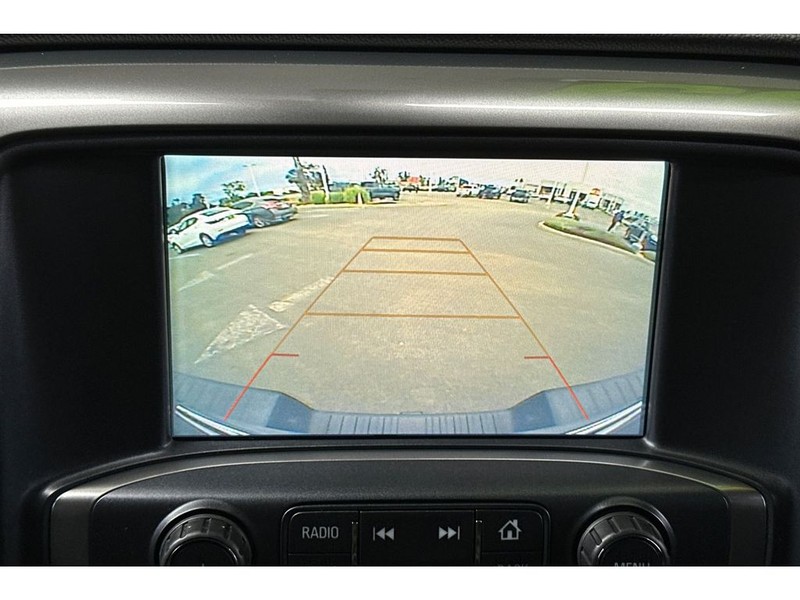 Chevrolet Silverado Vehicle Full-screen Gallery Image 22