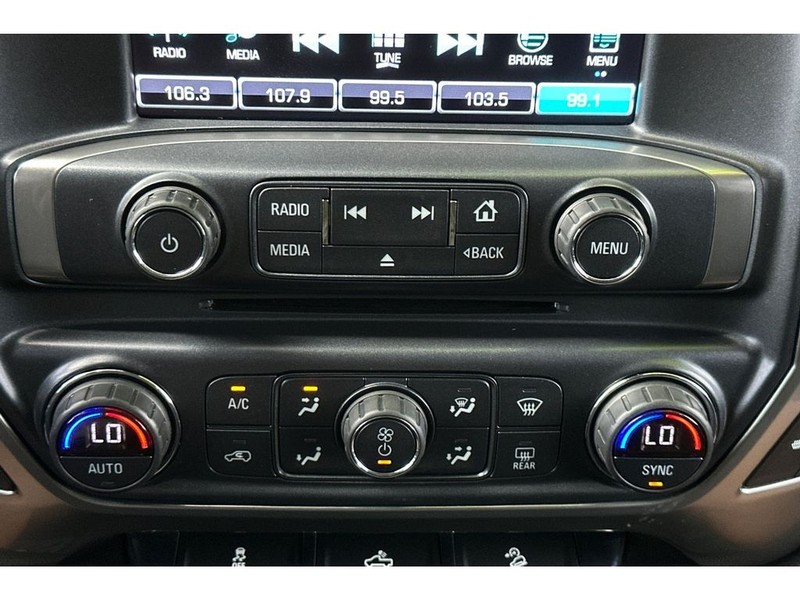 Chevrolet Silverado Vehicle Full-screen Gallery Image 23
