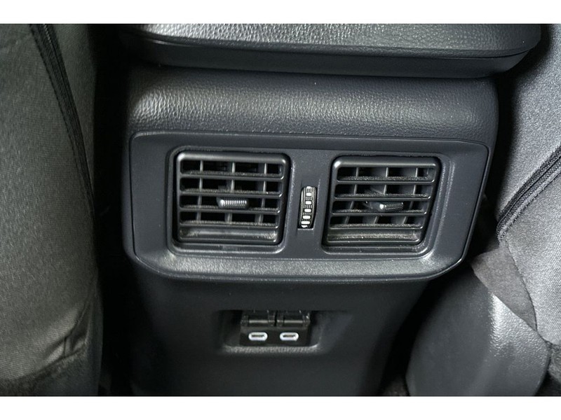 Toyota RAV4 Vehicle Full-screen Gallery Image 14