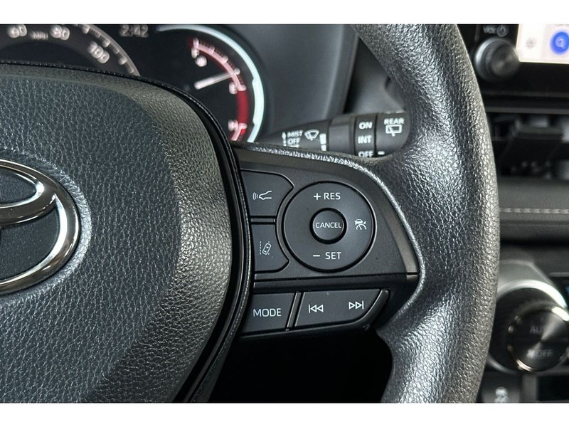 Toyota RAV4 Vehicle Full-screen Gallery Image 28