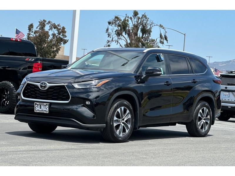 Toyota Highlander Vehicle Full-screen Gallery Image 08