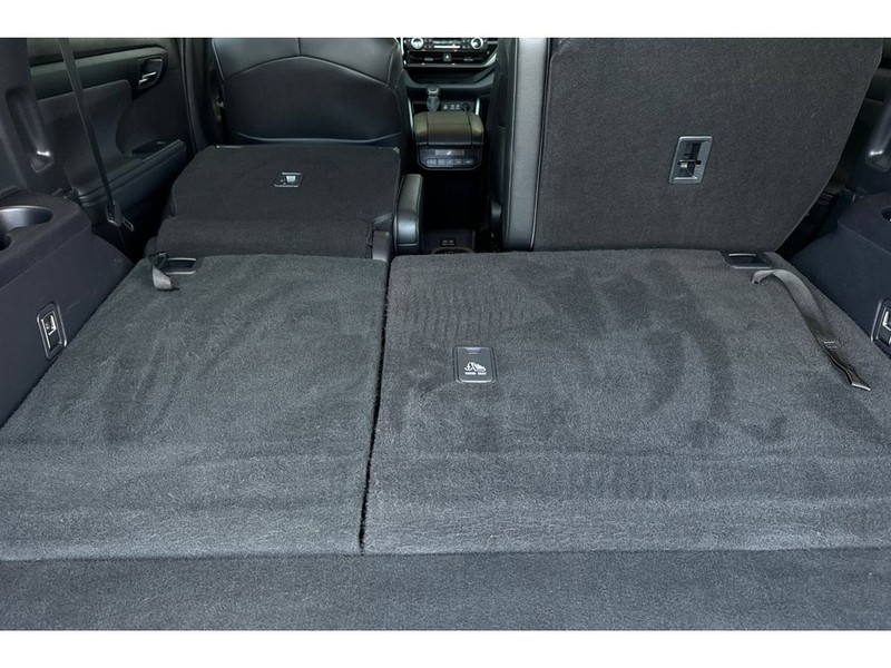 Toyota Highlander Vehicle Full-screen Gallery Image 18