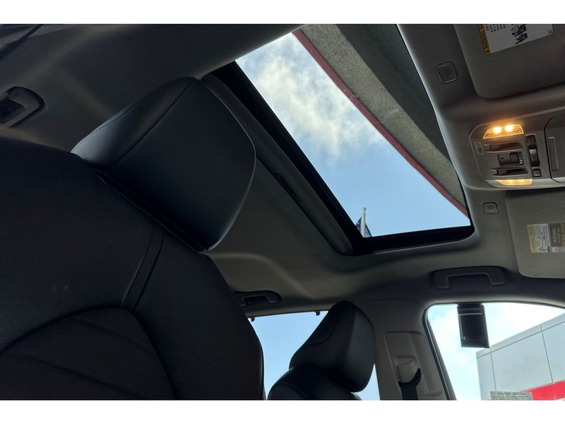 Toyota Highlander Vehicle Full-screen Gallery Image 20