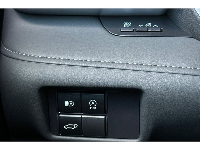 Toyota Highlander Vehicle Full-screen Gallery Image 32