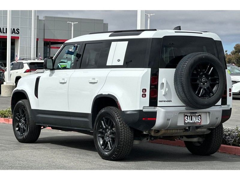 Land Rover Defender 110 Vehicle Full-screen Gallery Image 06