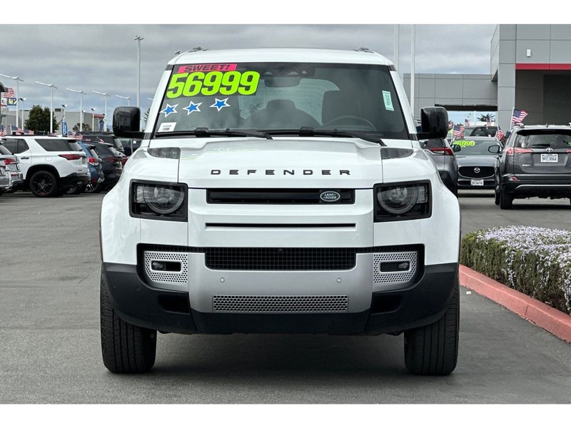 Land Rover Defender 110 Vehicle Full-screen Gallery Image 09