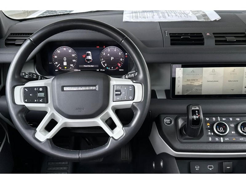 Land Rover Defender 110 Vehicle Full-screen Gallery Image 16