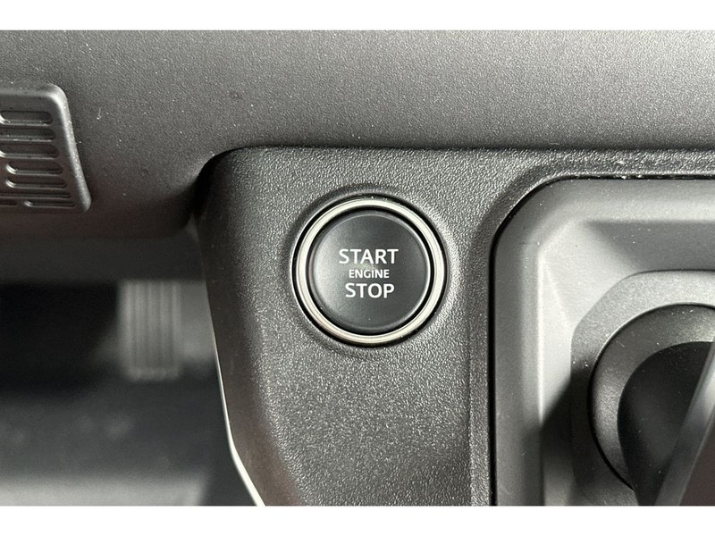 Land Rover Defender 110 Vehicle Full-screen Gallery Image 27