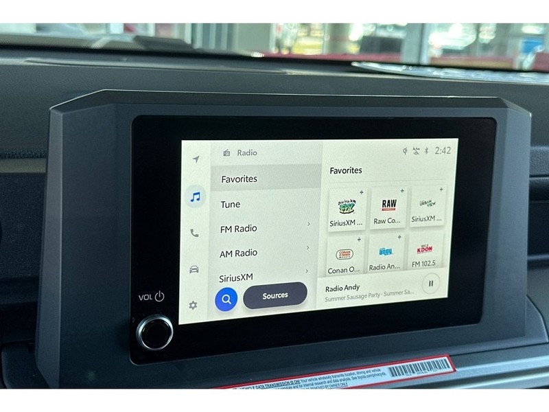 Toyota 4Runner Vehicle Full-screen Gallery Image 21