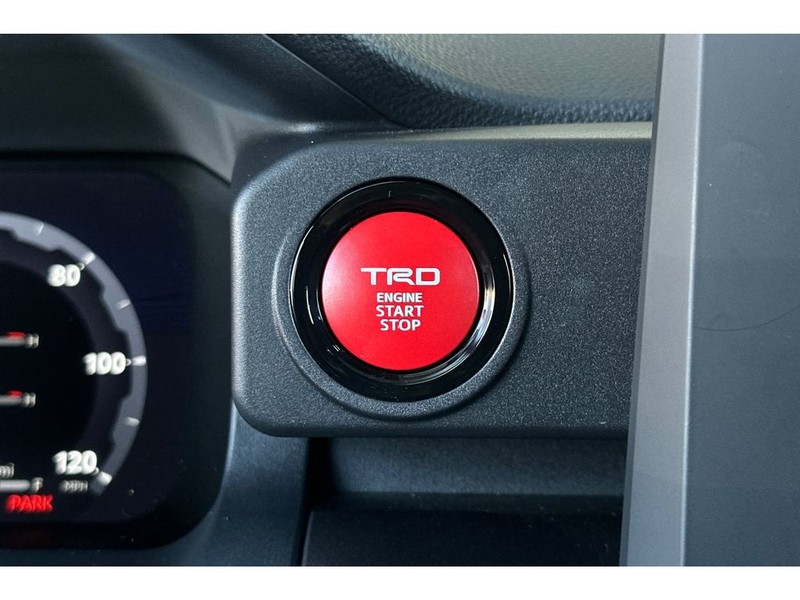 Toyota 4Runner Vehicle Full-screen Gallery Image 25