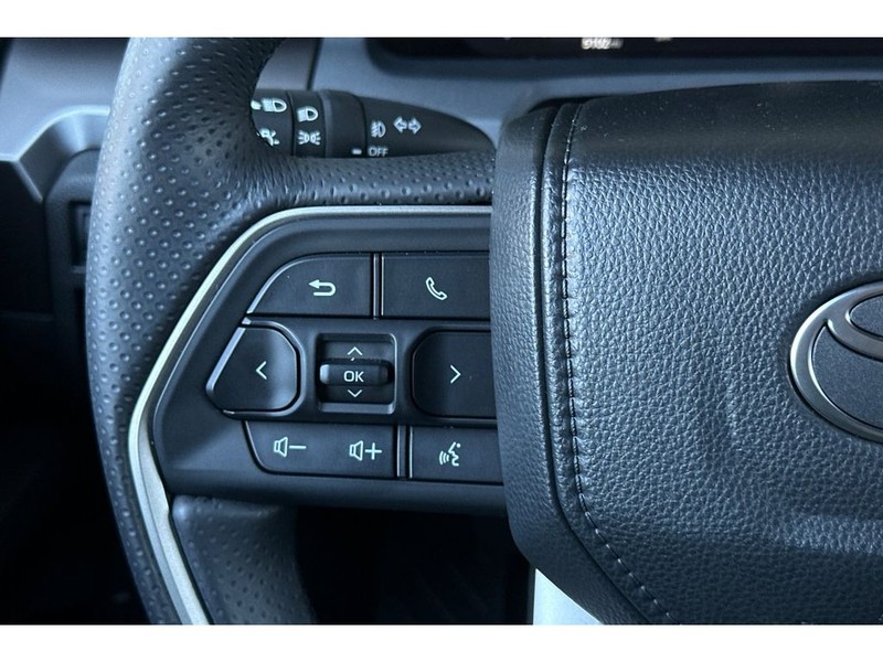 Toyota 4Runner Vehicle Full-screen Gallery Image 27
