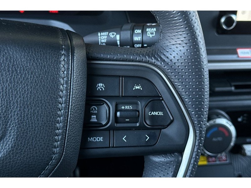 Toyota 4Runner Vehicle Full-screen Gallery Image 28