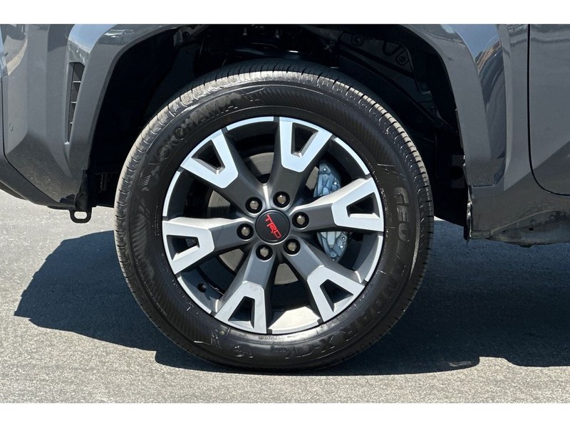 Toyota 4Runner Vehicle Full-screen Gallery Image 32