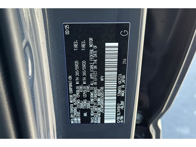 Toyota 4Runner Vehicle Full-screen Gallery Image 34