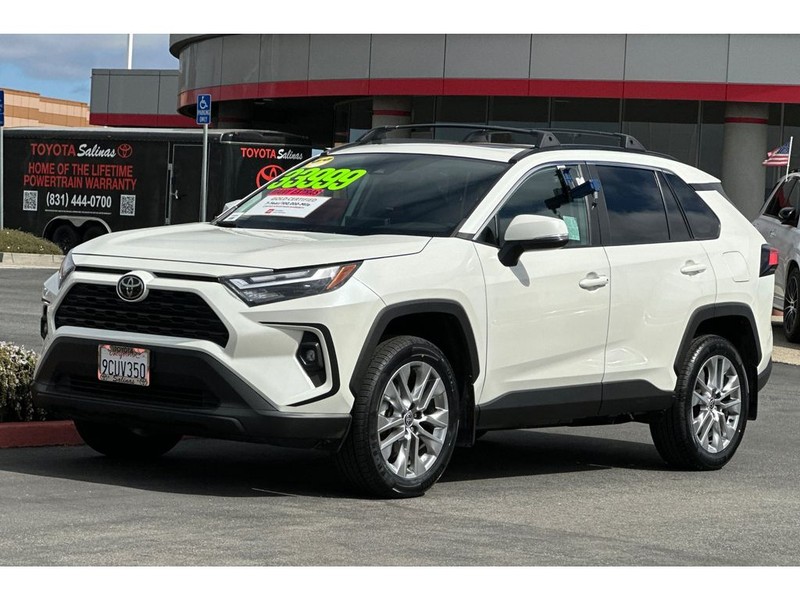 Toyota RAV4 Vehicle Full-screen Gallery Image 08
