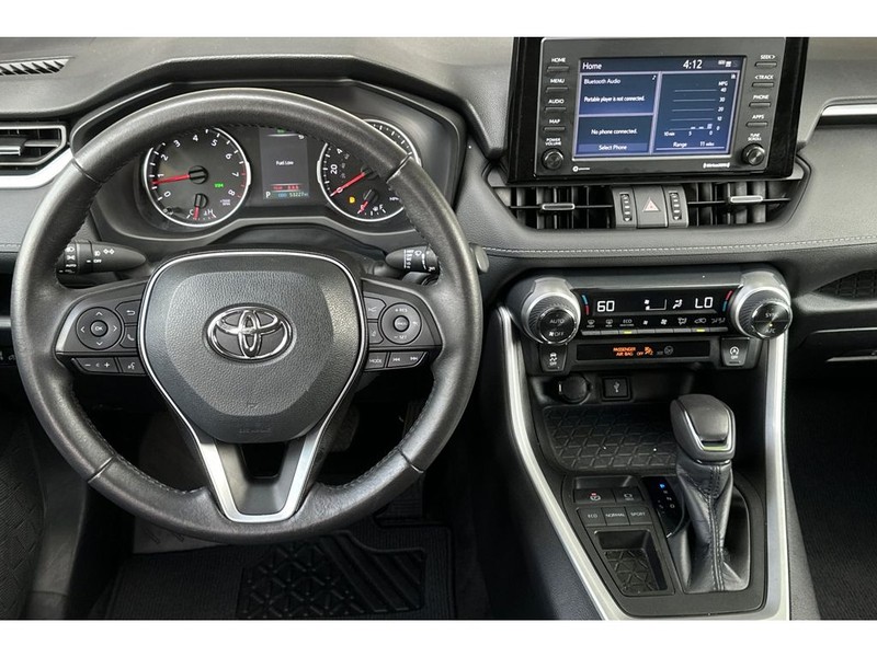 Toyota RAV4 Vehicle Full-screen Gallery Image 16
