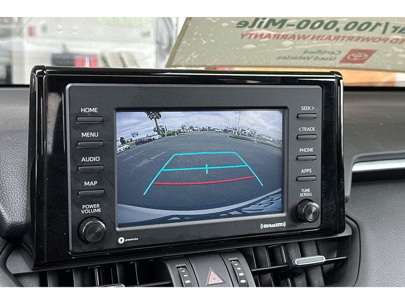 Toyota RAV4 Vehicle Full-screen Gallery Image 21