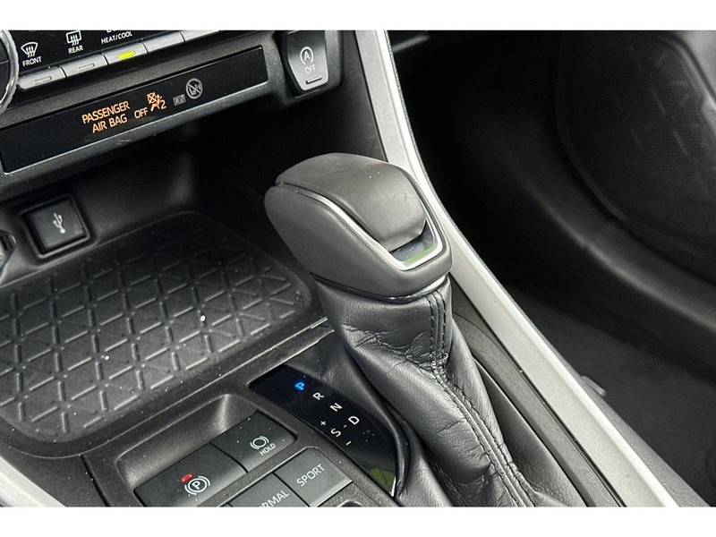 Toyota RAV4 Vehicle Full-screen Gallery Image 23