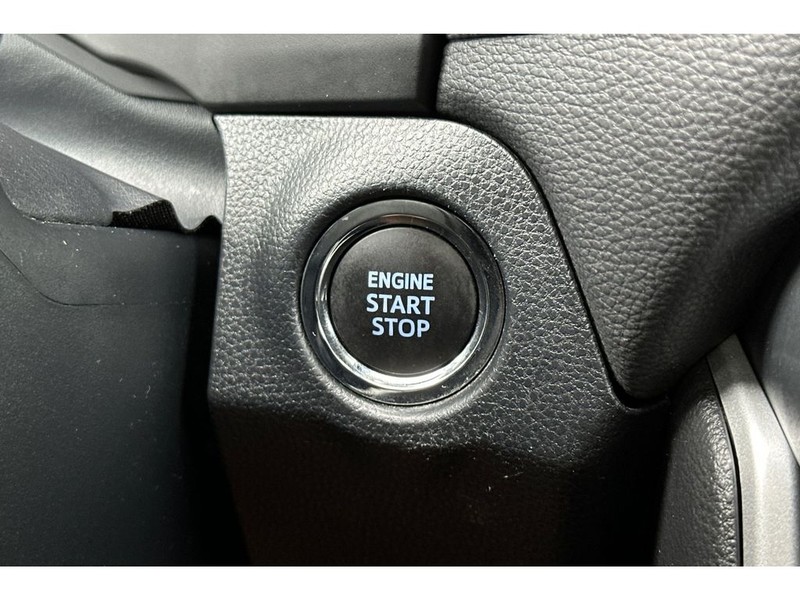 Toyota RAV4 Vehicle Full-screen Gallery Image 24