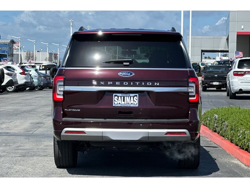 Ford Expedition Vehicle Full-screen Gallery Image 05