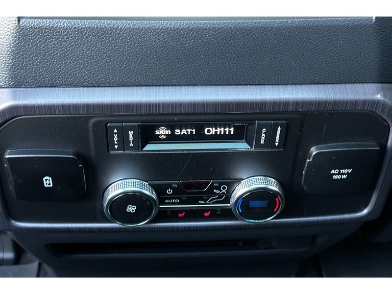 Ford Expedition Vehicle Full-screen Gallery Image 14