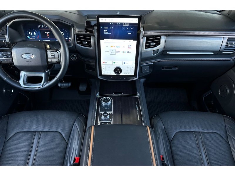 Ford Expedition Vehicle Full-screen Gallery Image 15