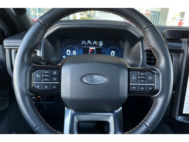 Ford Expedition Vehicle Full-screen Gallery Image 29