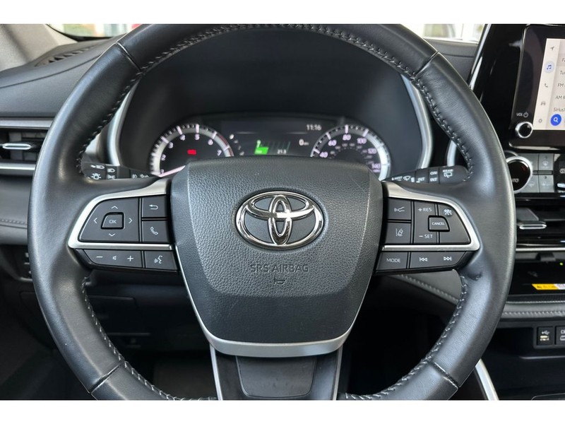 Toyota Highlander Vehicle Full-screen Gallery Image 27