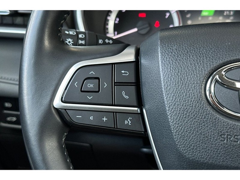 Toyota Highlander Vehicle Full-screen Gallery Image 28