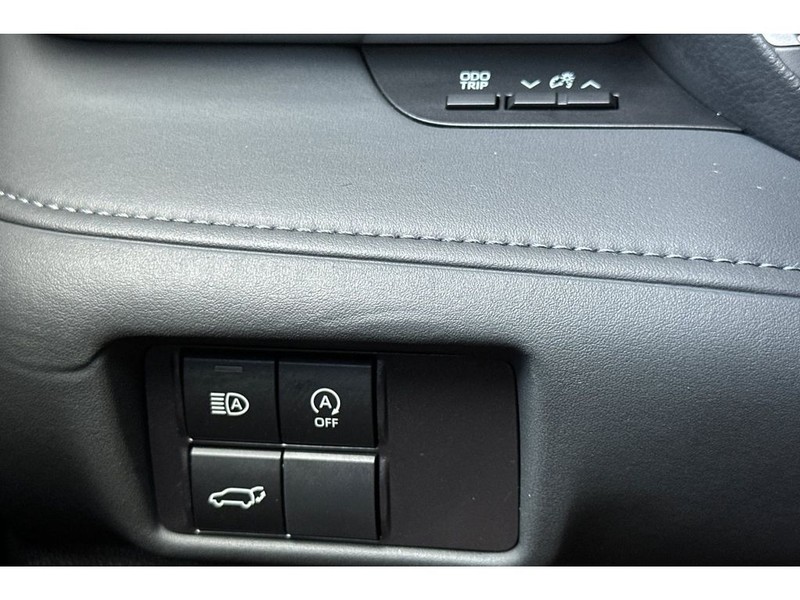 Toyota Highlander Vehicle Full-screen Gallery Image 32