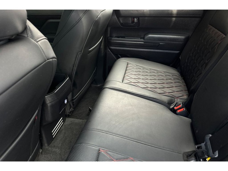 Toyota Tacoma Vehicle Full-screen Gallery Image 13