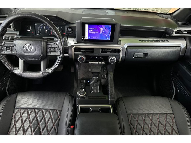 Toyota Tacoma Vehicle Full-screen Gallery Image 14
