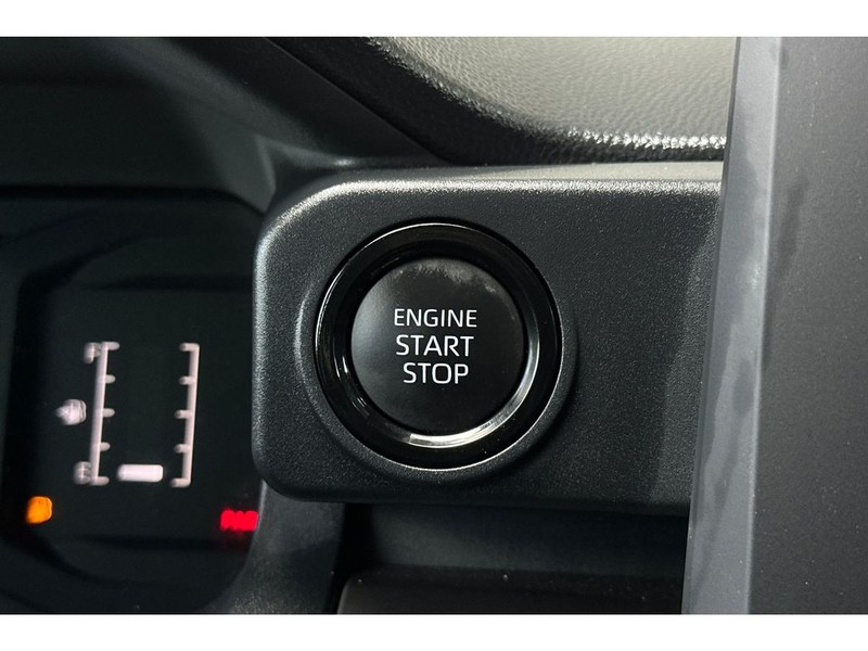 Toyota Tacoma Vehicle Full-screen Gallery Image 23
