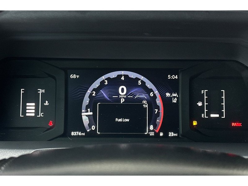 Toyota Tacoma Vehicle Full-screen Gallery Image 27