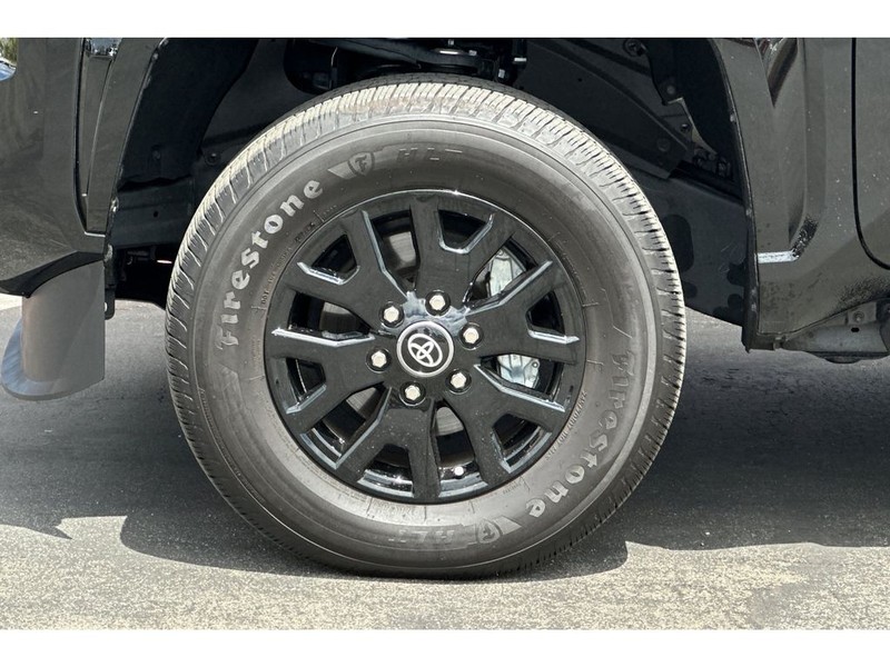 Toyota Tacoma Vehicle Full-screen Gallery Image 30